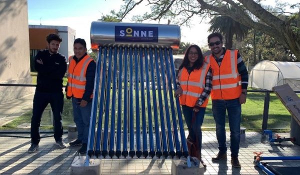 Thumbnail for Técnicos CER-UNI viajaron a Uruguay para capacitarse en energía solar térmica